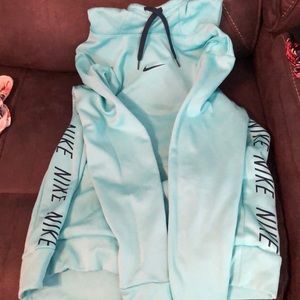 Nike sweatshirt
